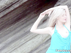 Anna T. - Feel Free - Femjoy