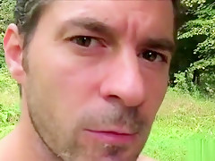 Emy, infirmière lyonnaise, aime qu'on la prenne brutalement ! (vidéo exclusive)