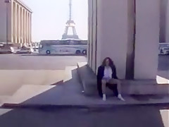 Une campagnarde exhibée et baisée à Paris