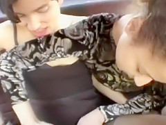 Beurette exhibe et sexe