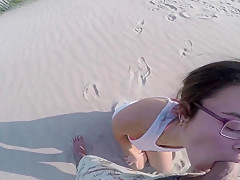 A La Plage Avec Un Voyeur Pas Discret :D