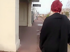 Deux lesbiennes exhibes dans un duo de chattes mouvementées