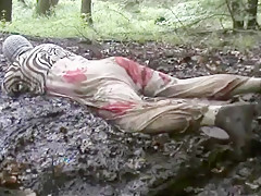 mud dress 31
