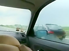 Exhibition qui se finit par une bonne baise sur une aire d'autoroute