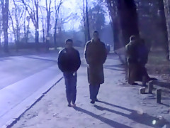 Deux parisiennes baisées au bois de boulogne par deux mecs