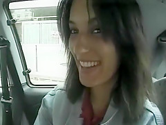 Une belle beurette débute dans le porno