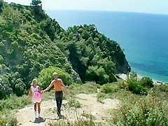Bombasse Française Sodomisée à la plage