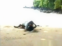 African Babe Gets Banged By White Rod On Beach