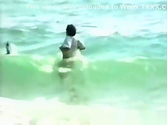 African Babe Gets Banged By White Rod On Beach