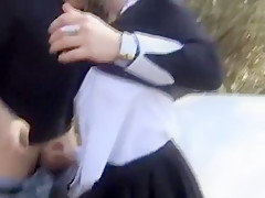 Le type encule sauvagement sa meuf devant un voyeur