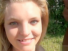 Jolie nordiste de 20 ans pas farouche devant un gros engin