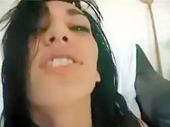 Beurette trop craquante s'exhibe avant la sodomie