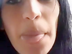 Beurette trop craquante s'exhibe avant la sodomie