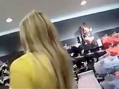 Il s'éclate bien avec sa nana allemande qui est une bombasse