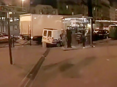 Beurette coquine lèche l'anus de HPG dans un trio