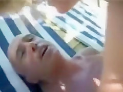 Vieux provencal sucé par la voisine de 20 ans