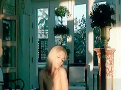 Sexy Blonde Babe Gets Horny Rubbing