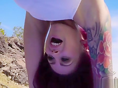 Curvy Cougar Monique Alexander Does Outdoor Fucking
