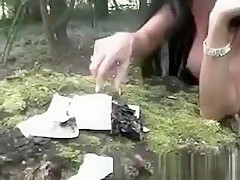 Kinky Carmen Gets Outdoor To Pick