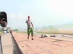 Chick Gets Hooked Up By A Smart Boy And Invited For A Fuck