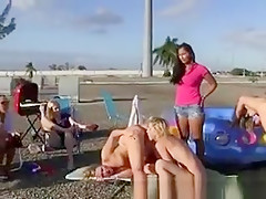 College Girls Bend Over For Some Hot Muffdiving