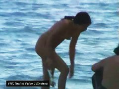 Dreamy babes with trimmed pussies rexaling and swimming