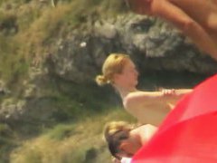 Amateur sexy beach nudist on video