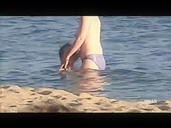 TWO TOPLESS LESBIANS AT A GREEK BEACH !!!