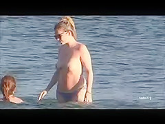 TWO TOPLESS LESBIANS AT A GREEK BEACH !!!