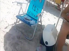 Beach voyeur films woman's asses in bikini