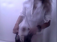 Hot girl spied in beach cabin dressing