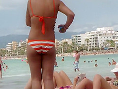 Juicy view between her thighs