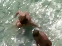 Sex in the water got caught by a voyeur