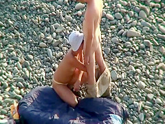 He licks her as a thank you for a blowjob