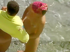 Gorgeous curves of her naked body