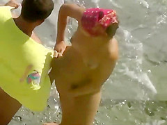 Gorgeous curves of her naked body