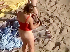 Nudists are horny at the beach