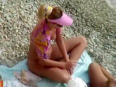 Erection gets ignored on the beach