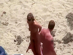 He led her to the rocks for a blowjob