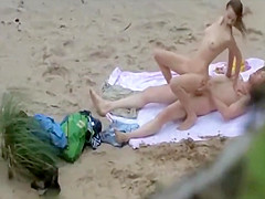 Voyeur caught them having beach sex