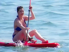 Pussy opens while she sunbathes