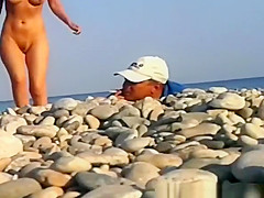 Trimmed pussy nudist caught by voyeur