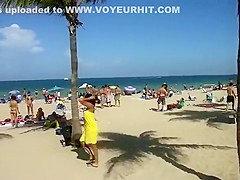 Sideways view of naked pussy mound