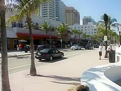 Sideways view of naked pussy mound