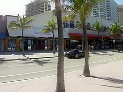 Sideways view of naked pussy mound