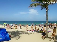 Sideways view of naked pussy mound