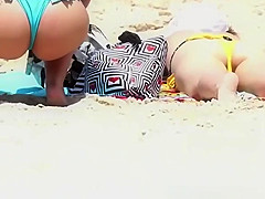 Great ass babes at beach