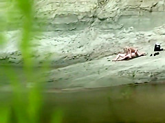 Zooming on a far away dick ride