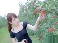 This Wench Makes The Hottest Eye Contact While Sucking Cock