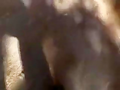 Jeune nana sexy tringlée dans la foret